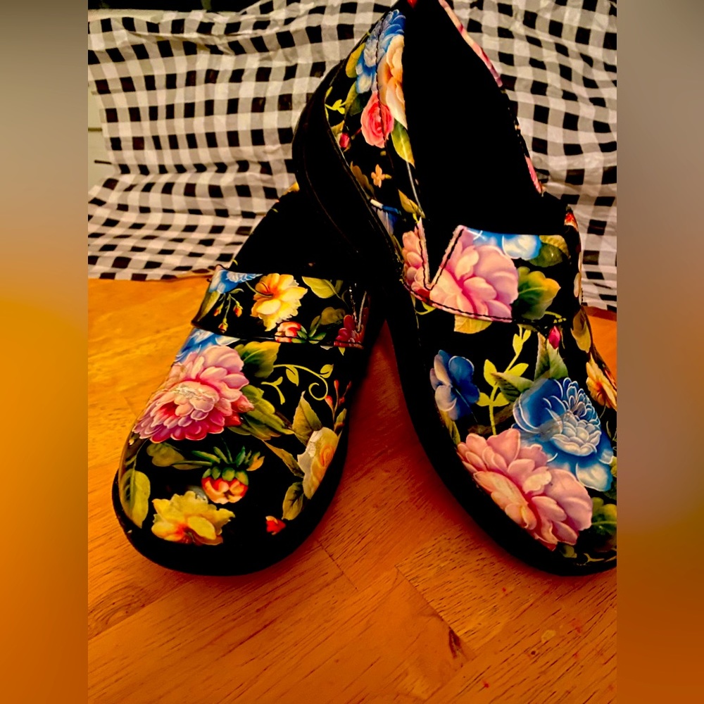 🖤SOLD🖤Laforst Womens Nursing Shoes Sz 6